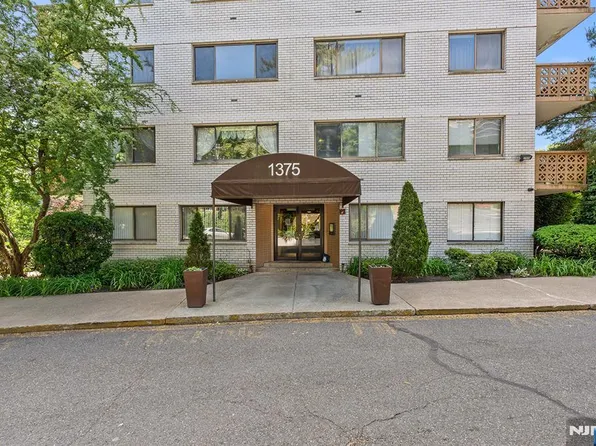 1375 River Rd APT 1E, Edgewater, NJ 07020