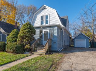 56 S Edison Ave, Elgin, IL 60123