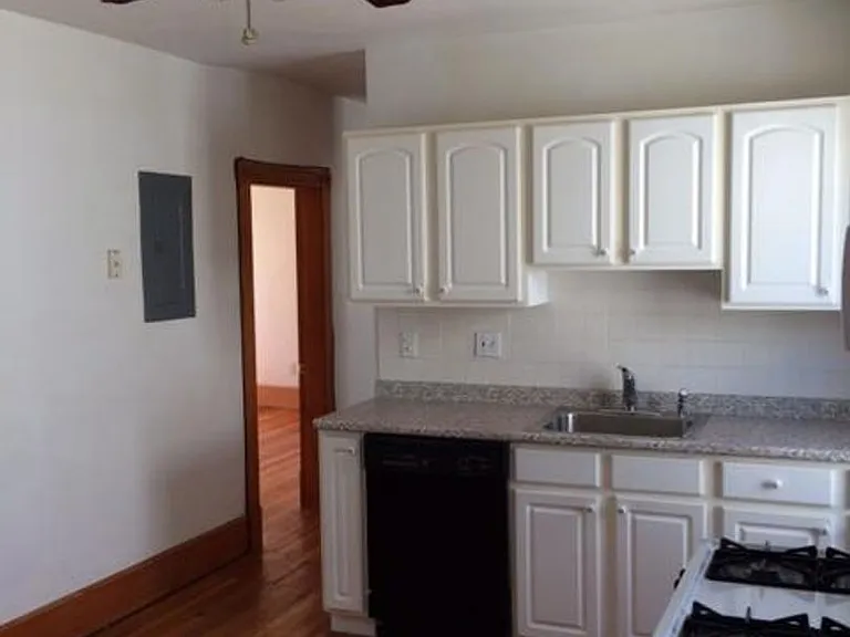 47 Litchfield St #2 — Photo 11