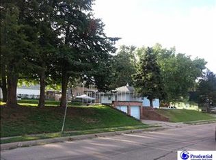 3703 S St, Omaha, NE 68107