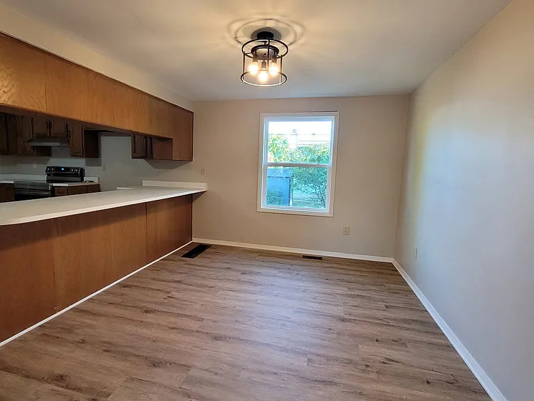3192 Kingswood Dr — Photo 6