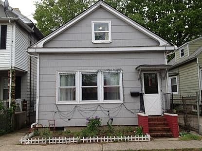 2nd image of 384 Long Ave