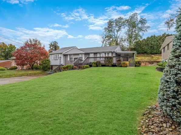 169 Rosemont Dr, Coraopolis, PA 15108