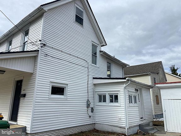 2nd image of 402 E King St