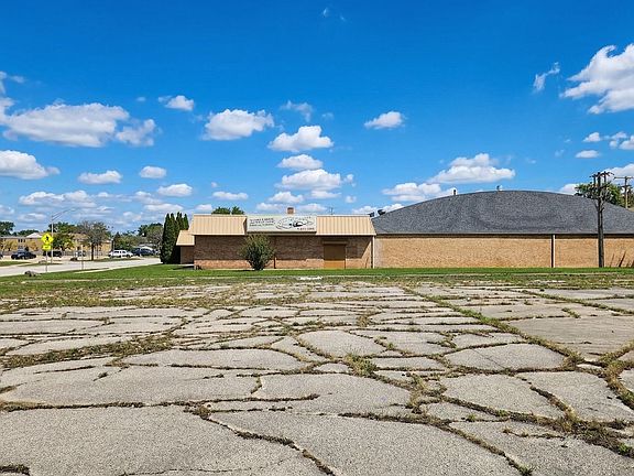 4th image of 525 S Addison Rd