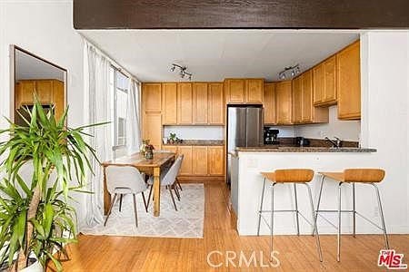 3rd image of 31 Spinnaker St APT 15