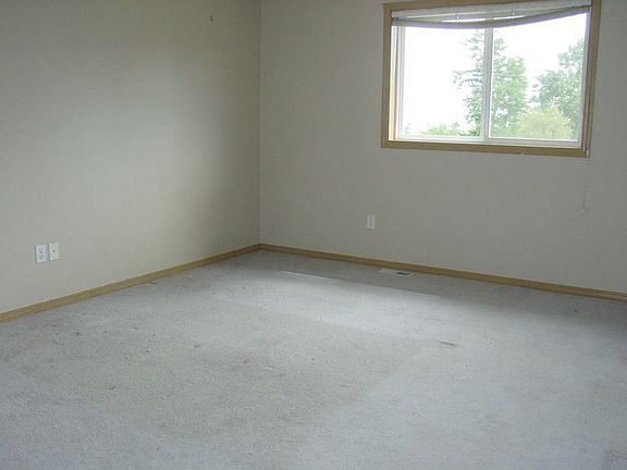 5th image of 7900 262nd St NW