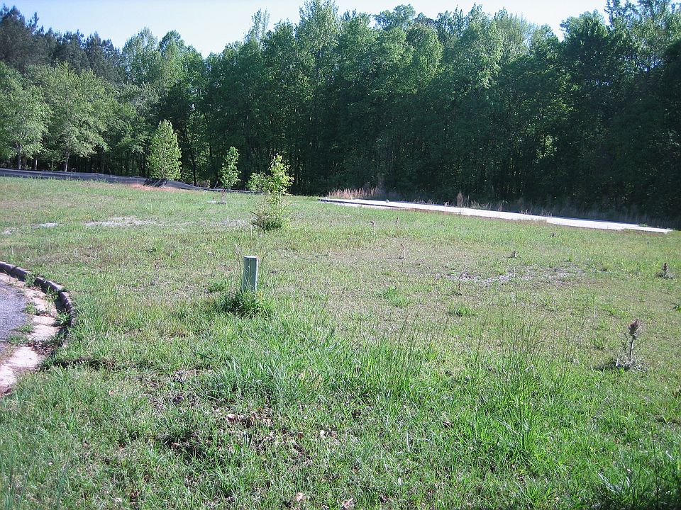  2+ acres195 victoria Dr