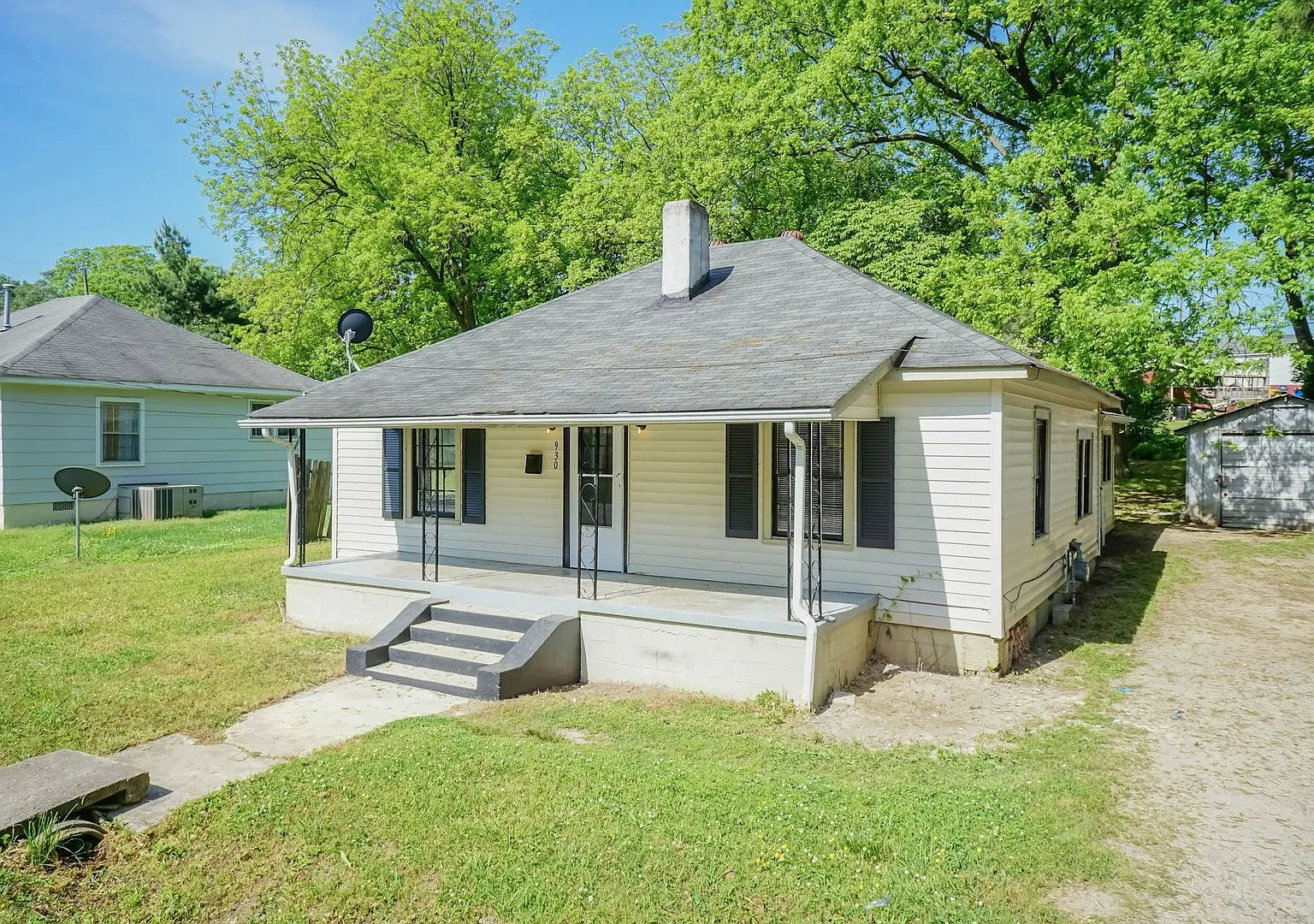 Beautiful Three Bedroom Home! — Photo 2