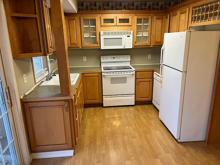 101 Glenbrook Dr — Photo 3