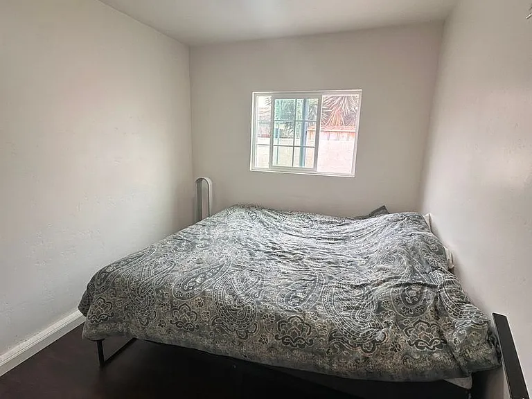 1153-1155 Emory Street — Photo 12