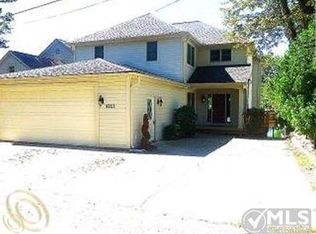 4223 Bluebird Dr, Commerce Township, MI 48382