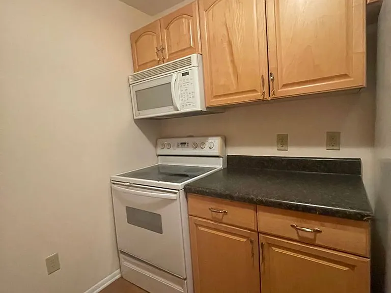 926 Lake Destiny Rd #G — Photo 8
