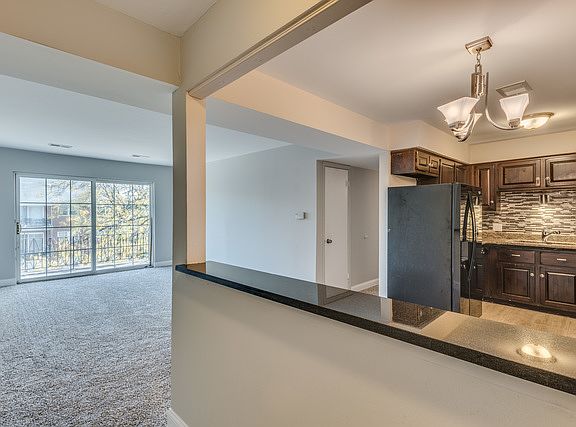 3rd image of 6135 W 94th St APT C2