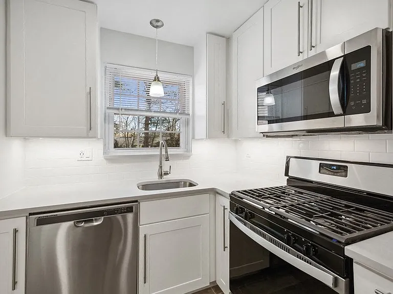 Riverview Terrace Apartments — Photo 2