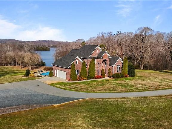 4th image of 7653 Adams Farm Rd