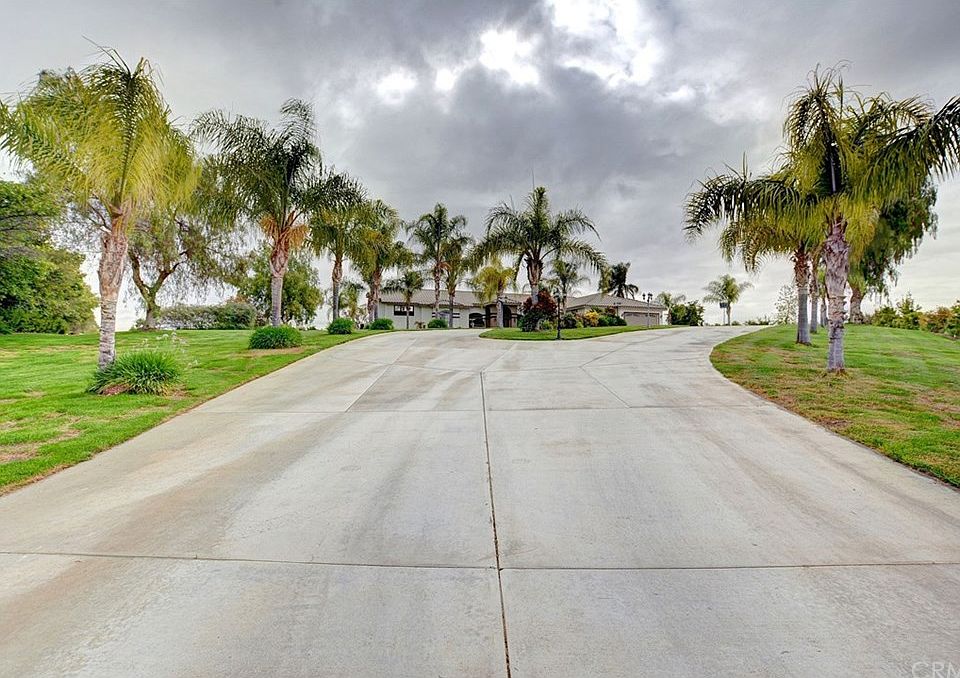 1st image of 17490 Vanderhill Cir