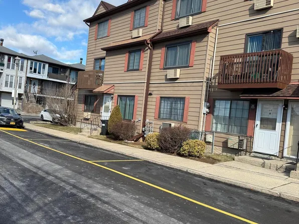 64 Lamped Loop, Staten Island, NY 10314