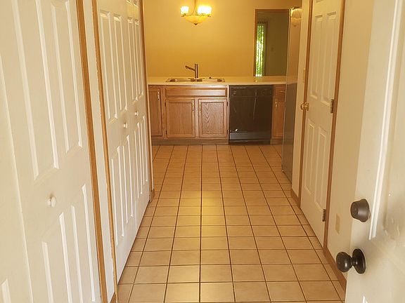 3rd image of 160 Westhaven Dr