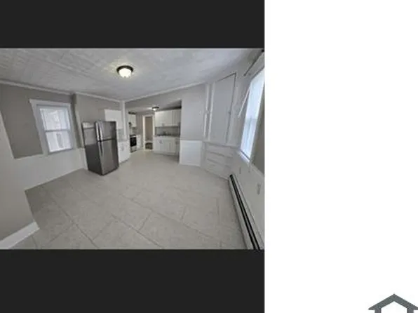 286 Lake Ave #2, Manchester, NH 03103