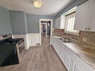 1043 Oxford Rd, Cleveland Heights, OH 44121