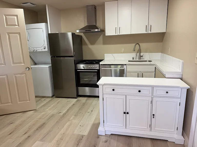 16 Cobblestone Ct #B — Photo 12