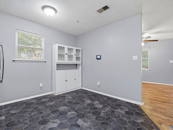 5th image of 317 Duck Springs Rd