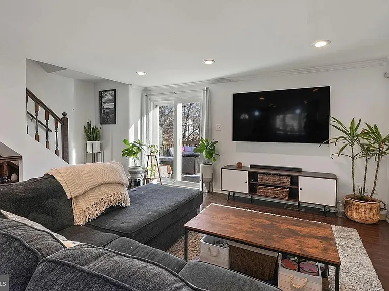 7680 Wolford Way — Photo 4