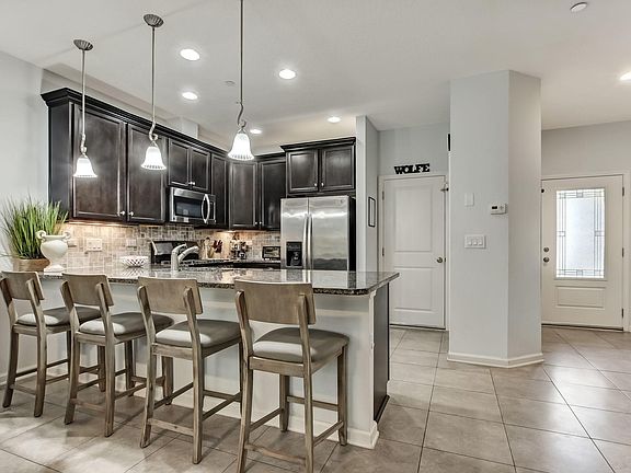 3rd image of 23 Canary Palm Ct