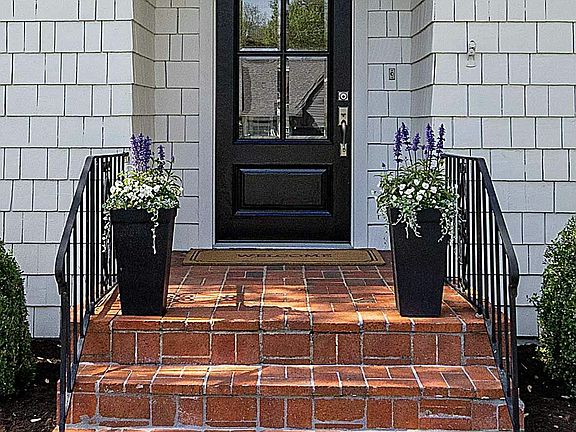 5th image of 4023 Whitlow Ave