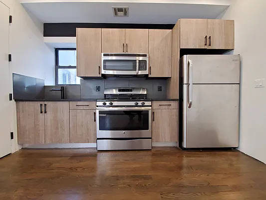 Rented by Rentall Group Inc | media 2