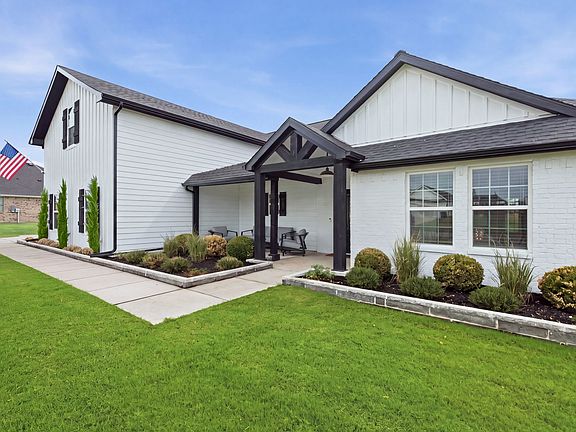 2nd image of 10216 Finch Rd