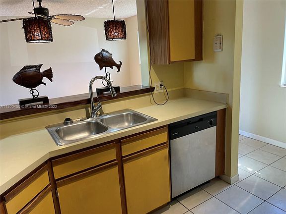 3rd image of 3405 NW 44th St APT 102