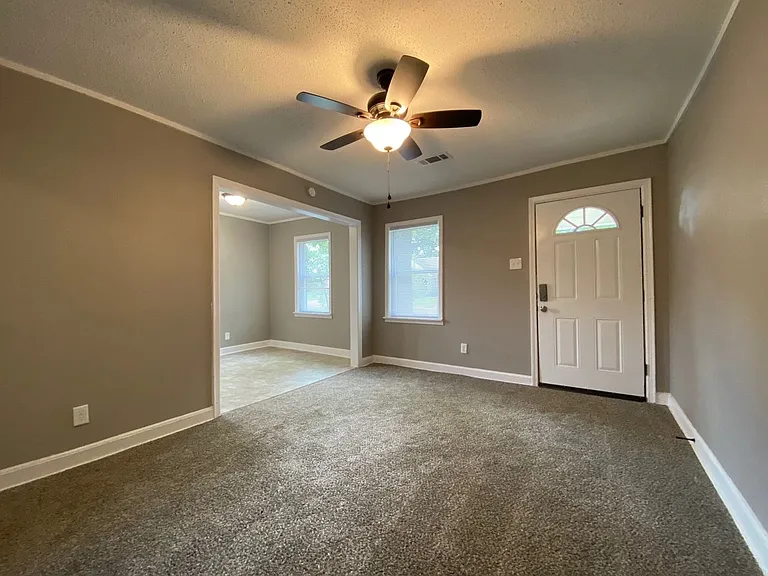 2271 Longstreet Dr — Photo 5