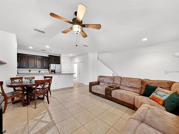 3rd image of 1801 Grand Rue Dr