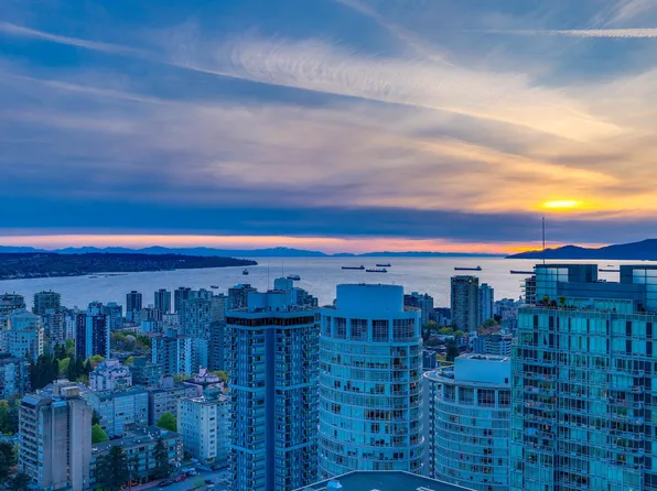 1151 Georgia St W #4102, Vancouver, BC V6E 0B3