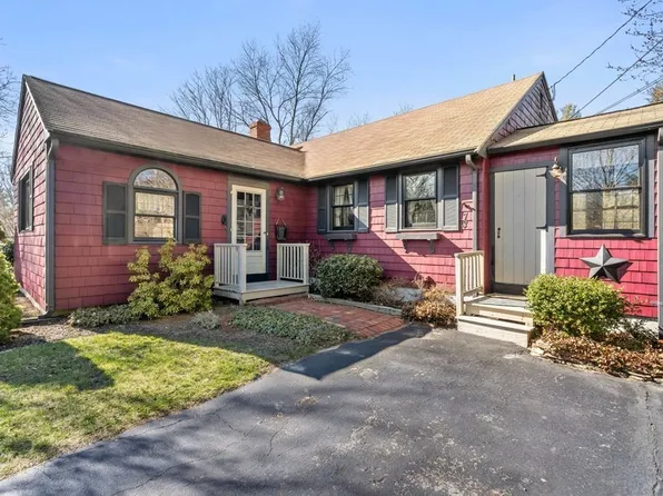 73 Auburn St, Whitman, MA 02382
