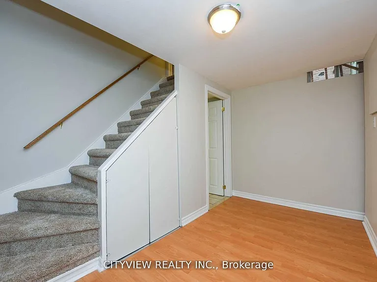 6459 Tisler Cres — Photo 6