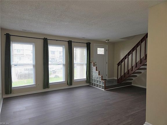 2nd image of 3609 Chase Ct
