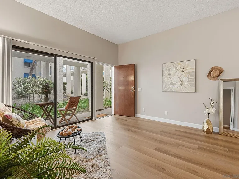 8320 Regents Rd #1-I — Photo 1
