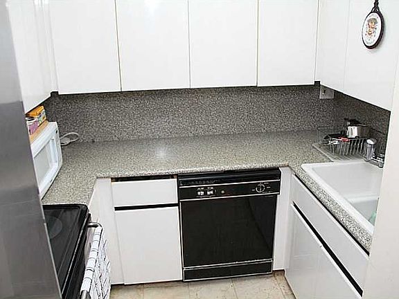 4th image of 6767 Collins Ave APT 1505