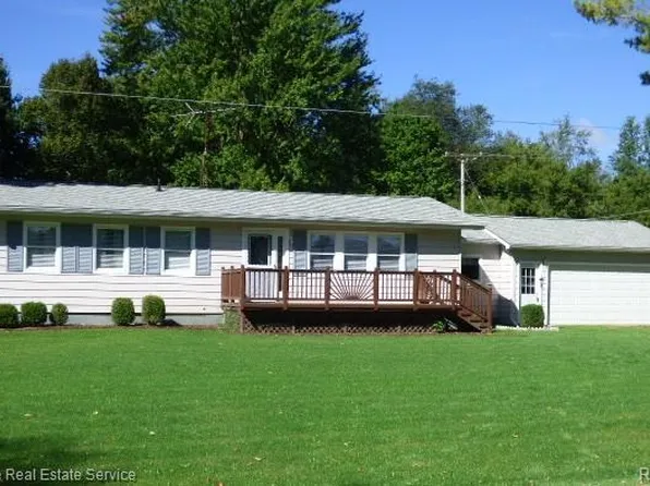 4360 Calkins Rd, Dryden, MI 48428
