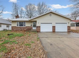 322 N 3rd St, Iola, KS 66749