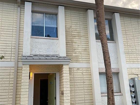 2nd image of 7909 Palmera Pointe Cir #7909