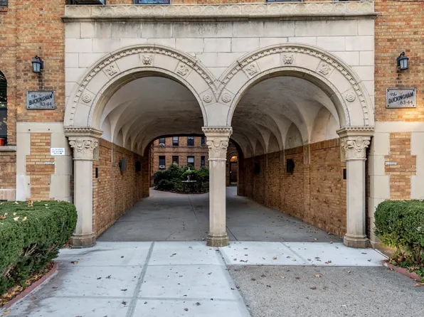 83-44 Lefferts Boulevard image 11 of 13