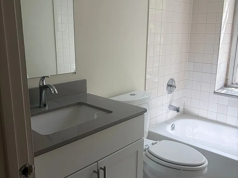 24-30 S Bank St #206 — Photo 18