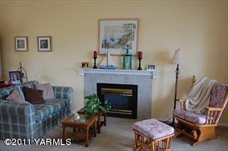 2nd image of 200 S 87th Pl