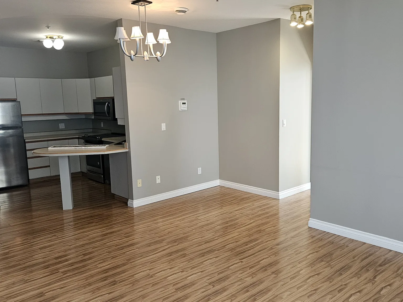 1867 Hamilton Street — Photo 3