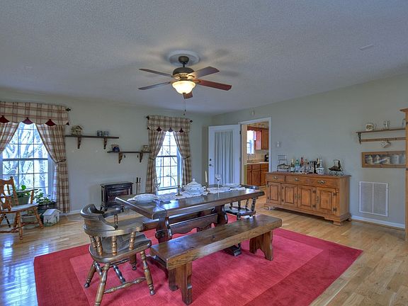 4th image of 57 Cherry Ct