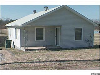 1st image of 913 Baker Blvd